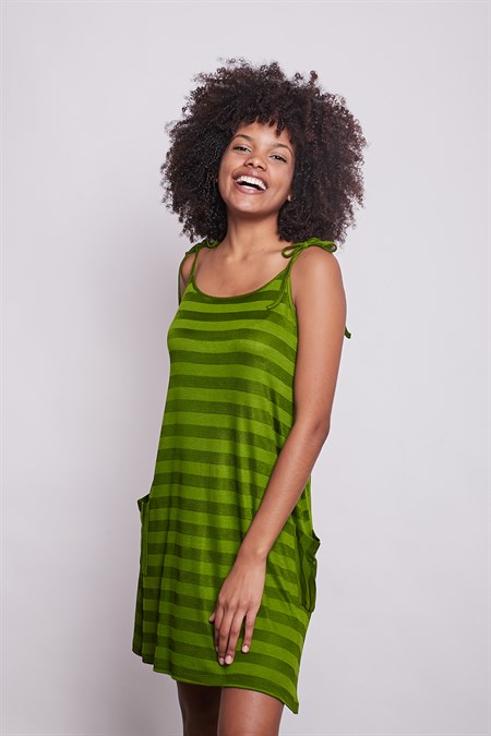 Kadın Batik Desenli Ayarlanabilir Askılı Kolsuz Likralı Cepli Elbise -İnce Yeşil Çizgi