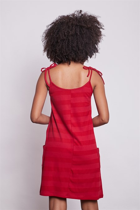 JUMENTkadın batik desenli ayarlanabilir askılı kolsuz penye likralı cepli elbise