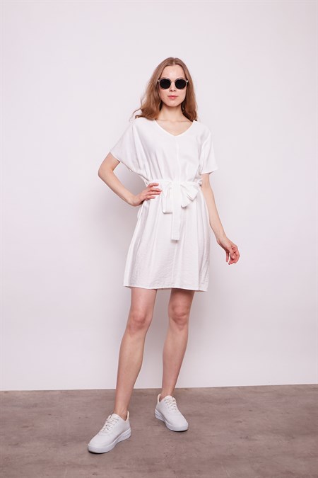 İç Göstermez Yazlık Viskon Poplin Kumaş Düşük Omuz Beli Bağcıklı Küt Elbise-Beyaz