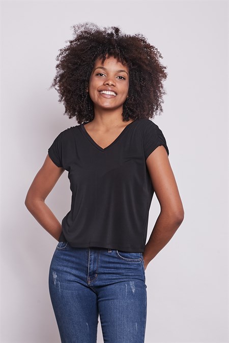 Krep Likralı Penye V Yaka Omuzu Büzgülü Detaylı Şık Rahat T-Shirt -Siyah